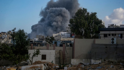 Bombardeamento no campo de refugiados de Al Shatea, na Cidade de Gaza