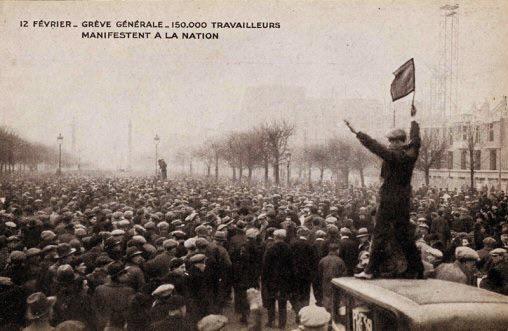 12 de fevereiro de 1934. Manifestação em Paris no primeiro dia da greve geral. 12 de fevereiro de 1934. Manifestação em Paris no primeiro dia da greve geral.