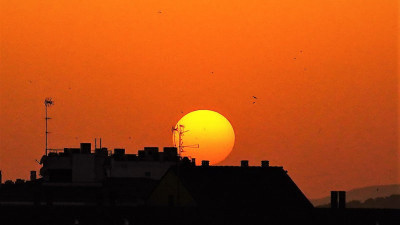 prédios e sol