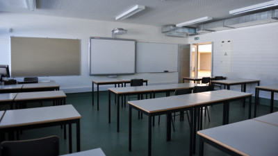 Sala de aula vazia.