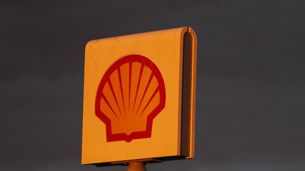 Placard com logo da Shell.