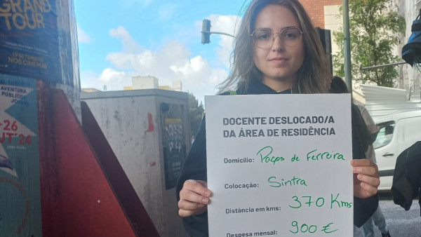 Catarina Gonçalves, uma das professora deslocadas em protesto na manifestação da Fenprof em outubro contra a discriminação