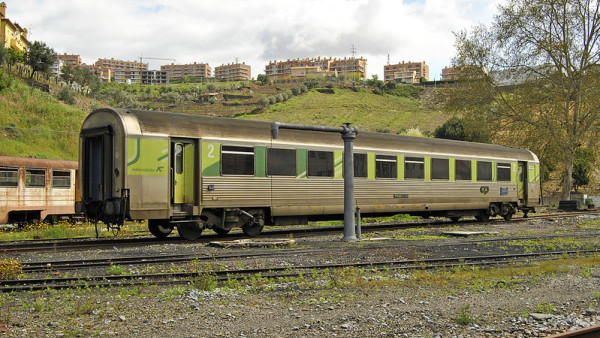 Comboio em Varais, Viseu, em 2013.