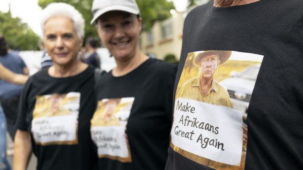 Agricultores afrikaners manifestam-se a favor de Trump. Foto de KIM LUDBROOK/EPA.