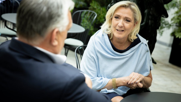 Viktor Orbán e Marine Le Pen