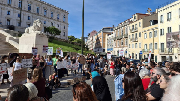 Protesto em São Bento contra o pacote laboral