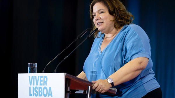 Alexandra Leitão no jantar-comício em Lisboa.