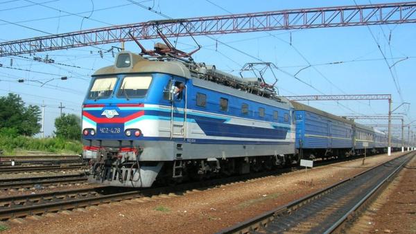 Locomotiva CHS2 dos caminhos de ferro ucranianos. Foto de Vivan755/Wikimedia Commons.