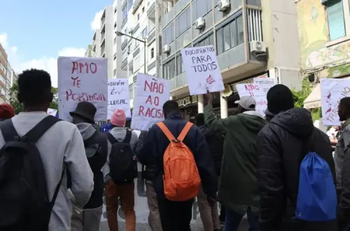 Manifestação de migrantes em Lisboa. Foto de Mariana Carneiro.